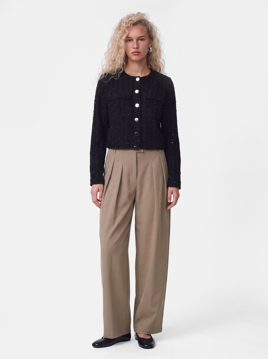 model_shot-front_full